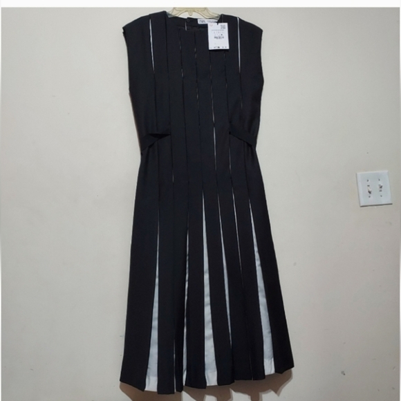 Zara A/W 2023 Collection Wool Blend Pleated luxury Midi Dress Limited Edition